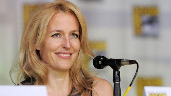 Gillian Anderson, senza veli in difesa degli animali: "Meglio nudi che con una pelliccia"