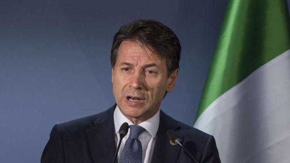 Migranti, Conte: "Chi non accoglie gli immigrati pagherà un contributo" | Poi precisa: "Solo un'ipotesi residuale"