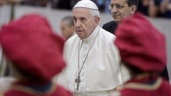 Il Papa contro la minaccia nucleare: "L'umanità rischia il suicidio"