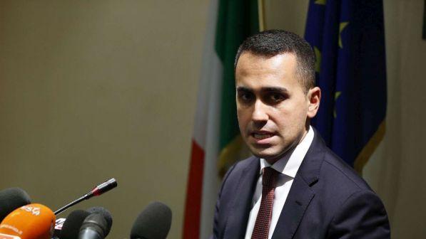 Di Maio: il Jobs Act riforma folle, chi l'ha fatto è un assassino politico | Renzi: parole vergognose