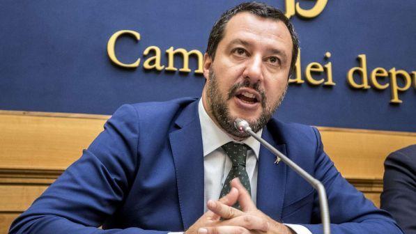 Salvini: "Asselborn? Se gli piacciono i migranti li prenda"