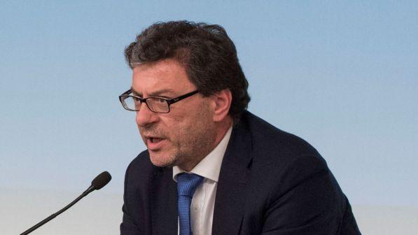 Giorgetti: "Così il governo non può andare avanti" | Conte incontra Mattarella: "Nessun Cdm prima delle europee"