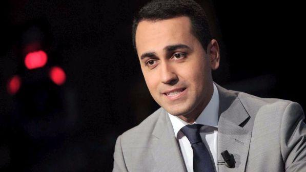 Renzi solidale con la Raggi,Di Maio: "Siete voi che non volete farvi giudicare"