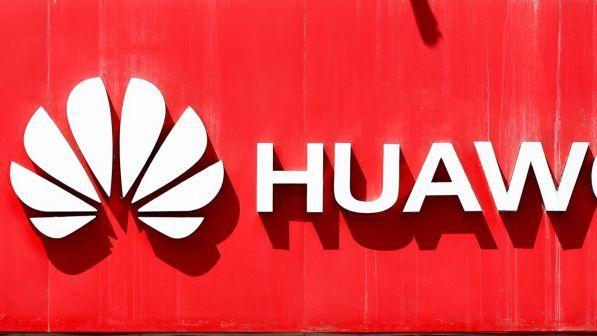Gb, fuga di notizie sul dossier Huawei: silurato ministro Difesa