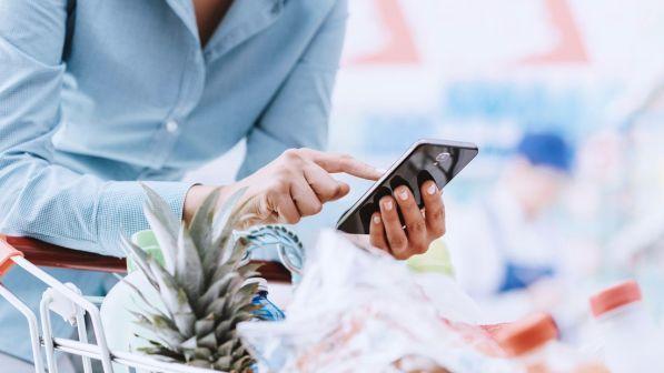 Istat: recupera fiducia dei consumatori, giù imprese