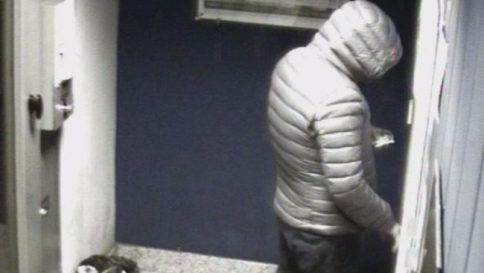 Rubavano in ospedali a malati terminali: presa coppia di nomadi