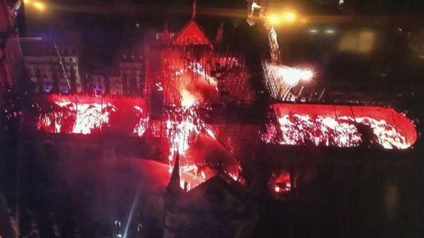 Rogo Notre-Dame, procura: sigaretta spenta male o guasto elettrico