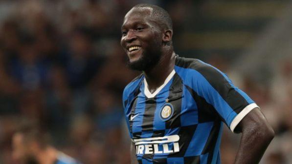 Calcio, cori contro Lukaku: nessuna sanzione per il Cagliari