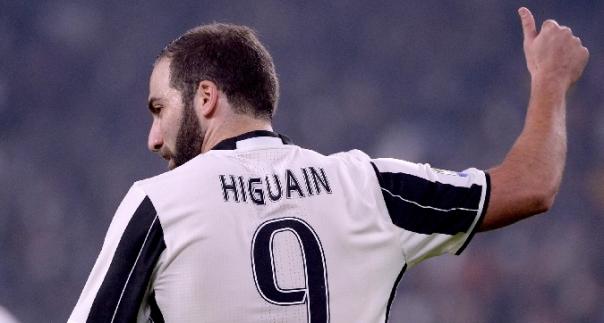 Juve, Higuain salta la rifinitura: non convocato per Siviglia