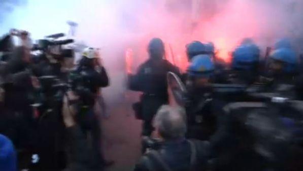Cortei Milano, tensioni a manifestazione antifascista