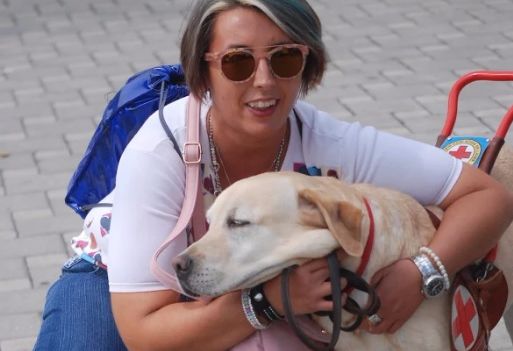 Pescara, centralinista non vedente nella bufera per il cane-guida. L'Ausl: "Soluzione in 45 giorni"