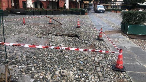 Mal tiempo, viernes alerta naranja en Emilia Romagna | Daños a la plaza de Portofino