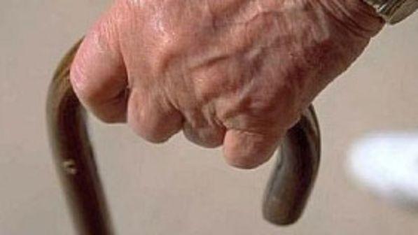 Torino, abbandona l'anziano padre al pronto soccorso per andare in vacanza