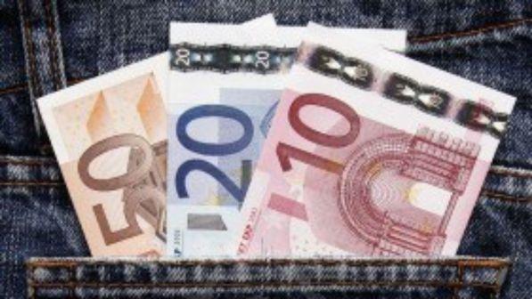 Venezia, 29enne chiede paghetta di 900 euro al mese al papà ma perde la causa