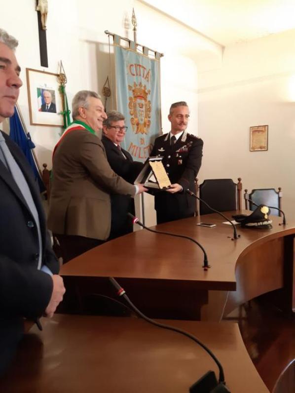 Vibo Valentia, encomio a un carabiniere che evitò il suicidio di un giovane