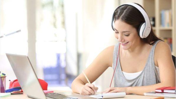 Ecco gli atenei e le lauree che fanno lavorare e guadagnare di più