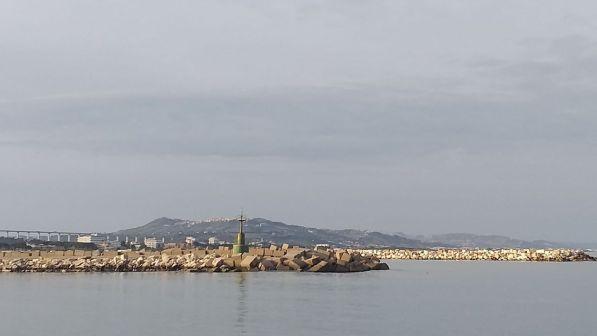 Giulianova, disperso in mare 15enne allontanatosi con materassino