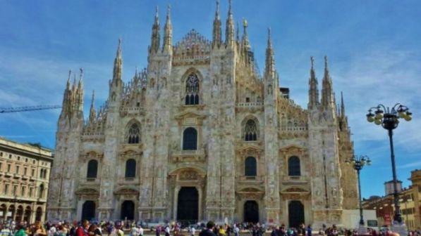 I turisti russi pazzi per lo shopping a Milano: mille euro lo scontrino medio