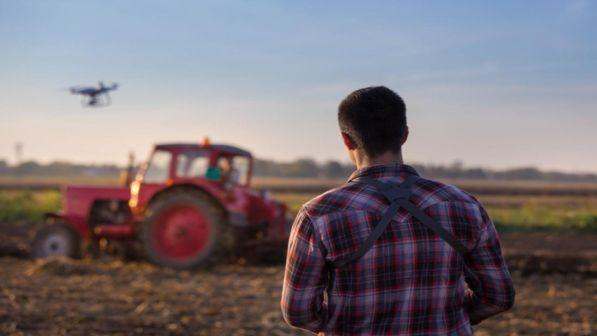I giovani rivoluzionano il lavoro della terra, in agricoltura ora si usano i droni