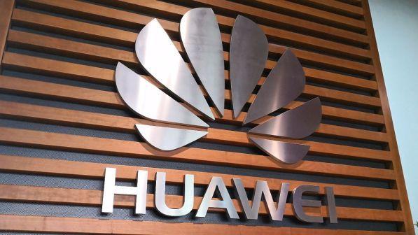 Huawei, la sfida ad Apple arriva dalla Cina: "L'anno prossimo i nostri smartphone saranno i migliori di tutti"