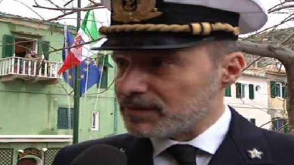 Caso De Falco, Renzi: "Dire tutti insieme no a candidati violenti" | Il capitano: "Nessuna violenza"