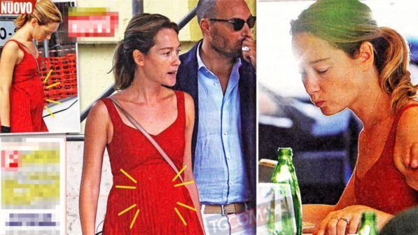 Cristiana Capotondi, sotto l'abito rosso spunta un pancino sospetto