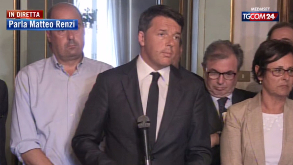 Terremoto, Renzi: "Almeno 120 le vite spezzate"