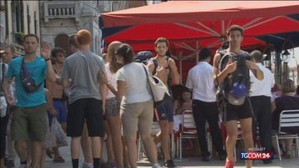 New York Times: troppi turisti, Venezia rischia di diventare Disneyland sul mare
