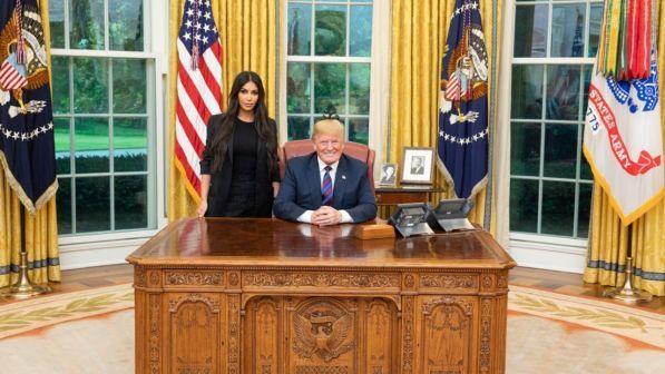 Usa, Trump twitta foto con Kim Kardashian alla Casa Bianca