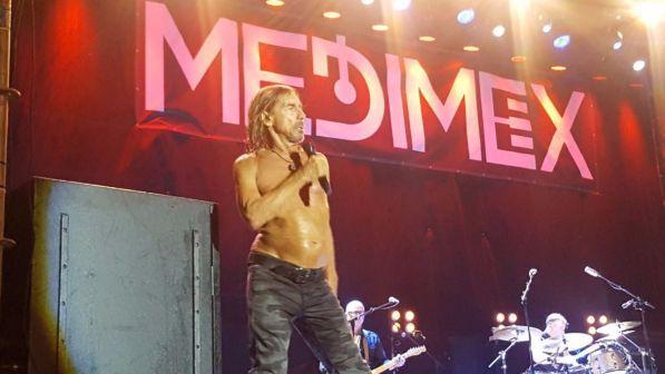 Iggy Pop travolge gli 80mila che affollano il Medimex di Bari