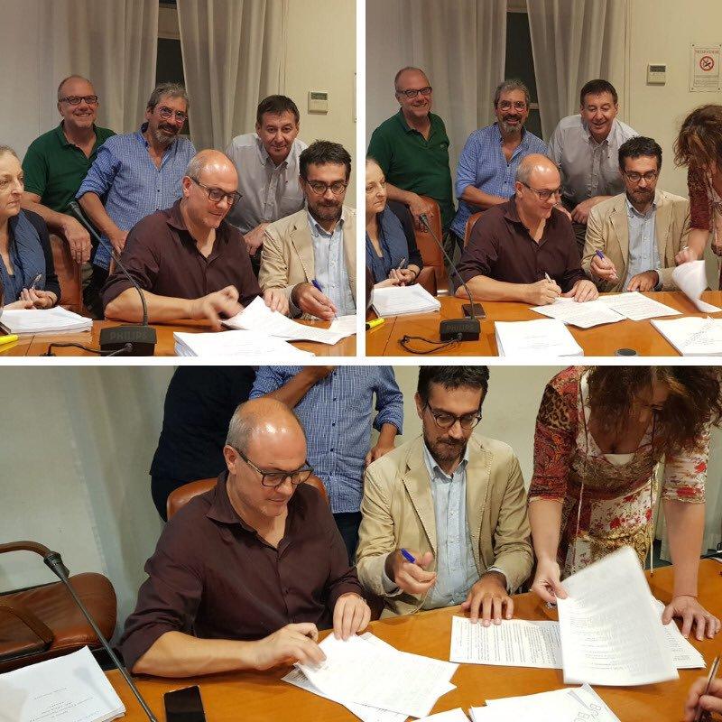 Firmato nella notte nuovo contratto medici: trattativa durata 10 anni | Più soldi a chi lavora di notte e valorizzati i giovani