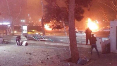 Turchia, autobomba esplode nel centro di Ankara: 37 morti e 125 feriti