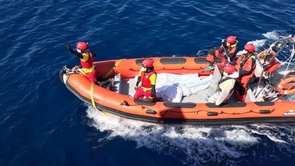 Tratta migranti, Ue proroga fino 31 marzo 2019 missione Sophia