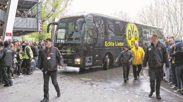 Champions, tre esplosioni davanti al bus del Borussia: match rinviato a domani