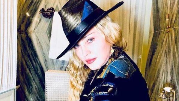 Madonna perde la causa: la lettera d'amore di Tupac, slip e altri effetti personali all'asta