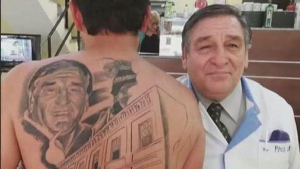 In Argentina, a doctor saves his life: his knot is tattooed on his back