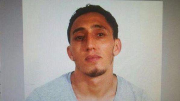 Attacco a Barcellona, preso l'uomo che ha noleggiato il furgone-killer: ha rubato l'identità a un marocchino?