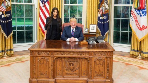 Trump accoglie l'appello di Kim Kardashian: commutata la pena per la 63enne afroamericana