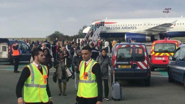 Francia, falso allarme a Charles de Gaulle: vendetta di una passeggera