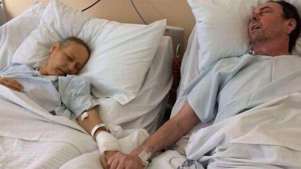 Coppia malata di tumore in Gb, Julie e Mike insieme sino alla morte
