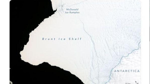 Antartide, Nasa: rischio distacco di un iceberg esteso due volte New York