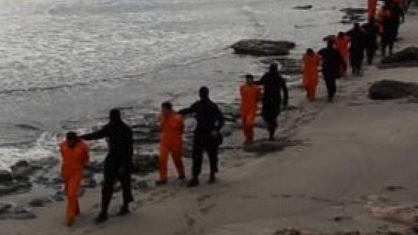 Libia: copti decapitati da Isis, le salme torneranno in Egitto