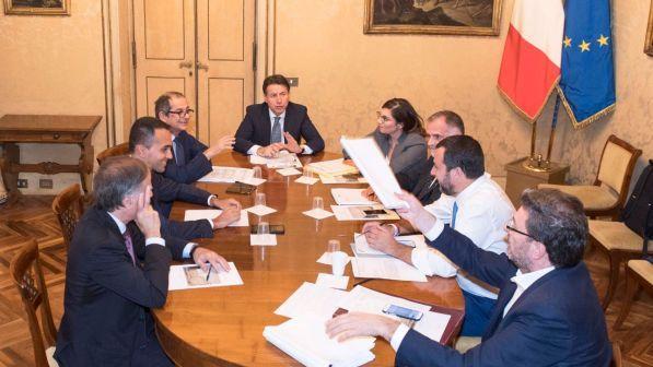 Manovra, Conte: governo responsabile, continuerà a fare sintesi
