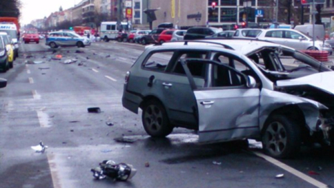 Berlino, esplode un'automobile: un morto La polizia: probabilmente è un omicidio