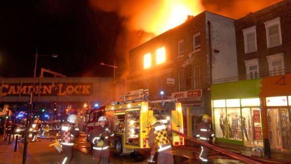Londra, incendio a Camden Market: nessun ferito