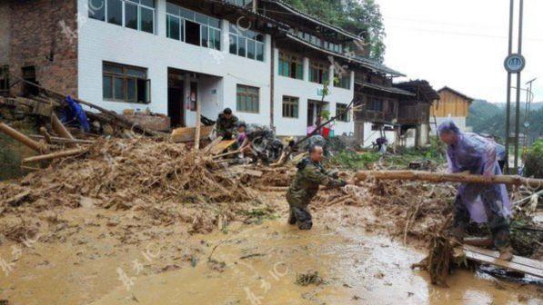 Piogge torrenziali e inondazioni in Cina, almeno 19 morti