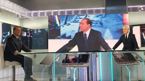 Berlusconi: "Cambieremo la legge sulla legittima difesa"