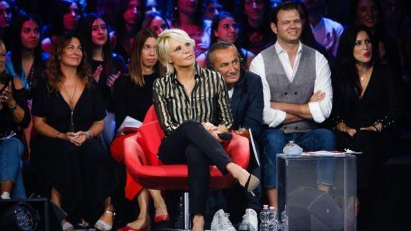 "Amici Celebrities", dieci vip in gara e due super ospiti: Amoroso e Irama