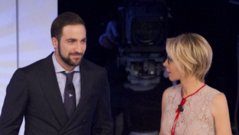 "C'è Posta per Te" saluta con due fuoriclasse: Gonzalo Higuain e Alessandra Amoroso