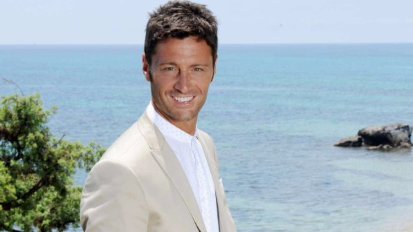 PARTONO OGGI - <b>TEMPTATION ISLAND</b> SU CANALE 5 | COMMENTA LA PREMIERE 2016 IN DIRETTA!